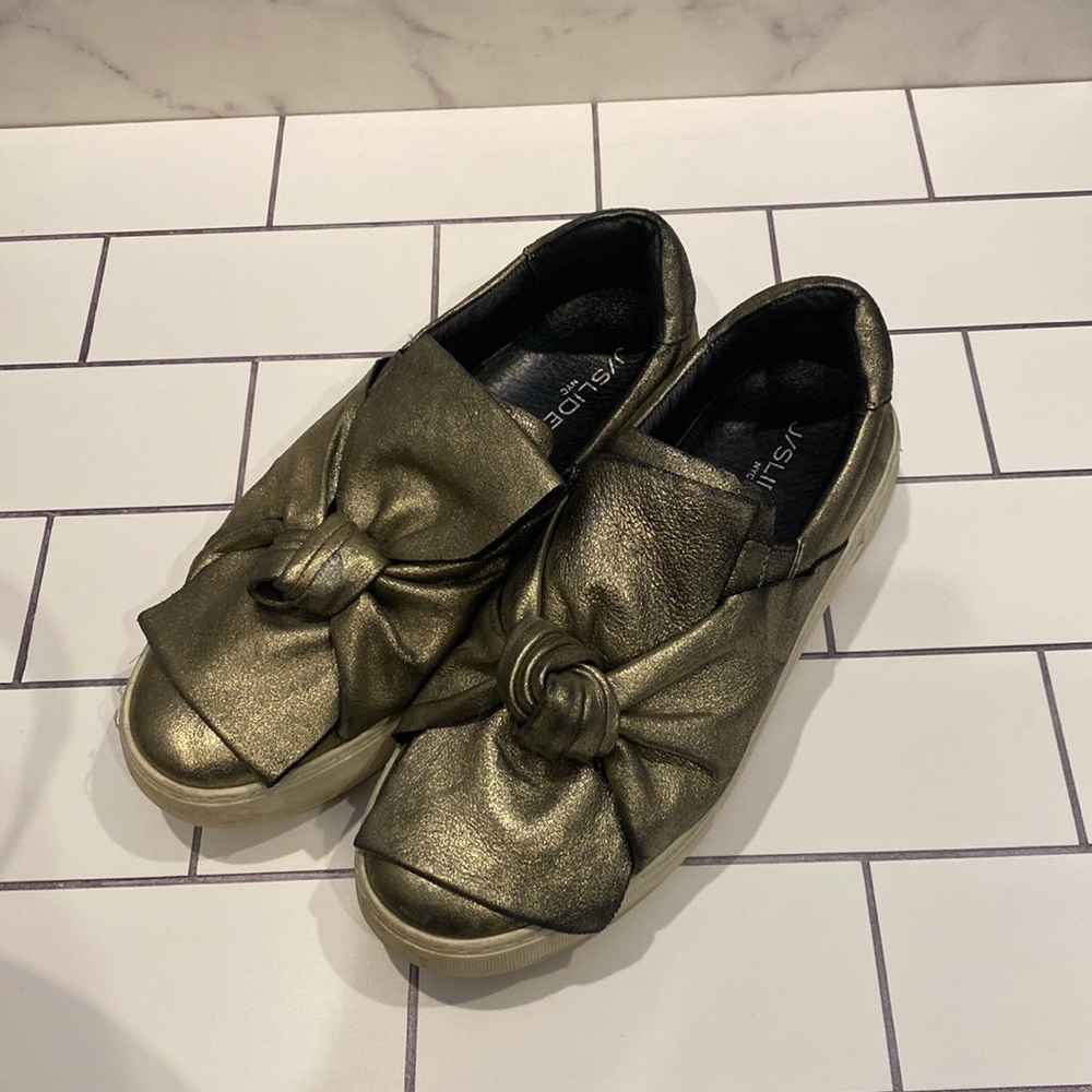 J/SLIDES SHOES